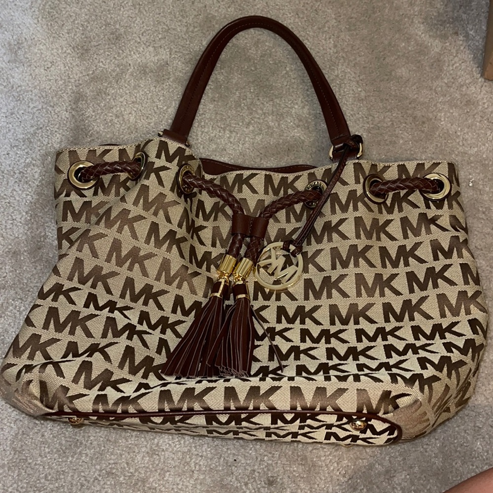 Barely used MK purse